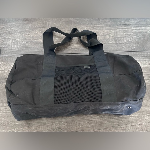 Victoria's Secret PINK Black and White Nylon Duffle Bag - Picture 2 of 4